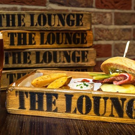 The Lounge Hotel & Bar เพนริท ภายนอก รูปภาพ