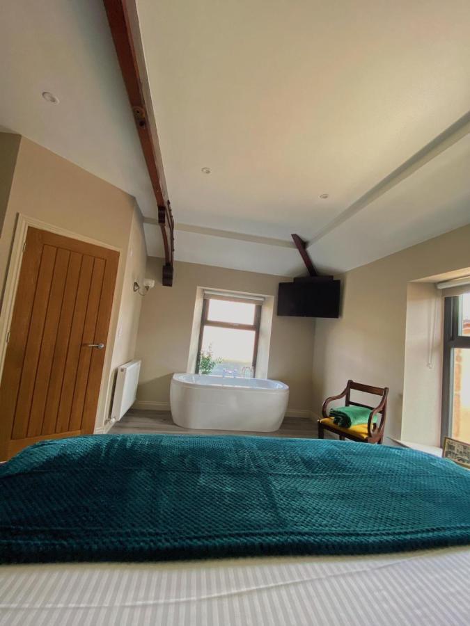 The Lounge Hotel & Bar เพนริท ภายนอก รูปภาพ